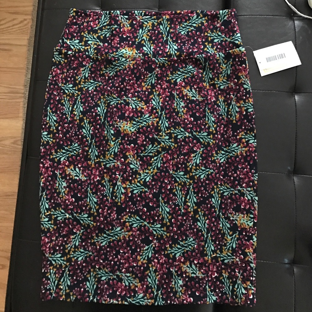 LuLaRoe Cassie Medium