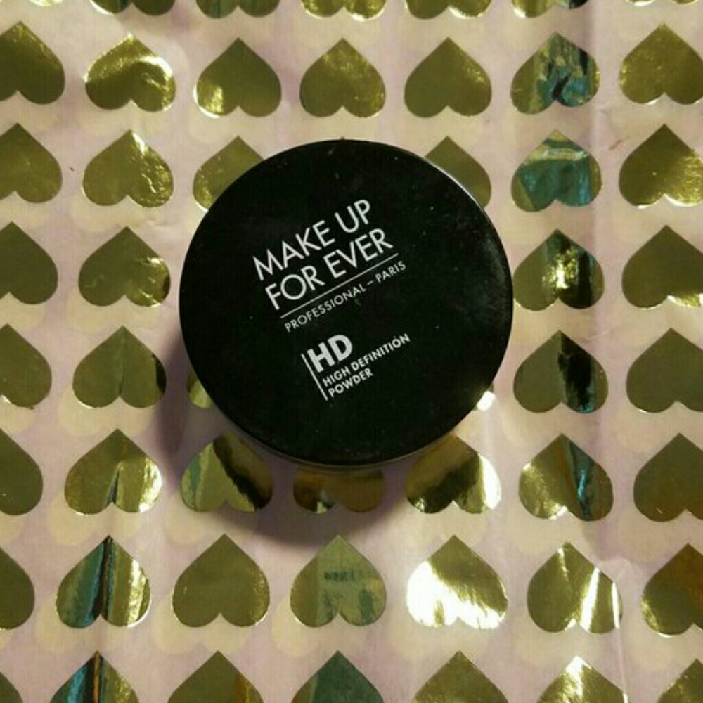 Makeup forever HD microfinish powder