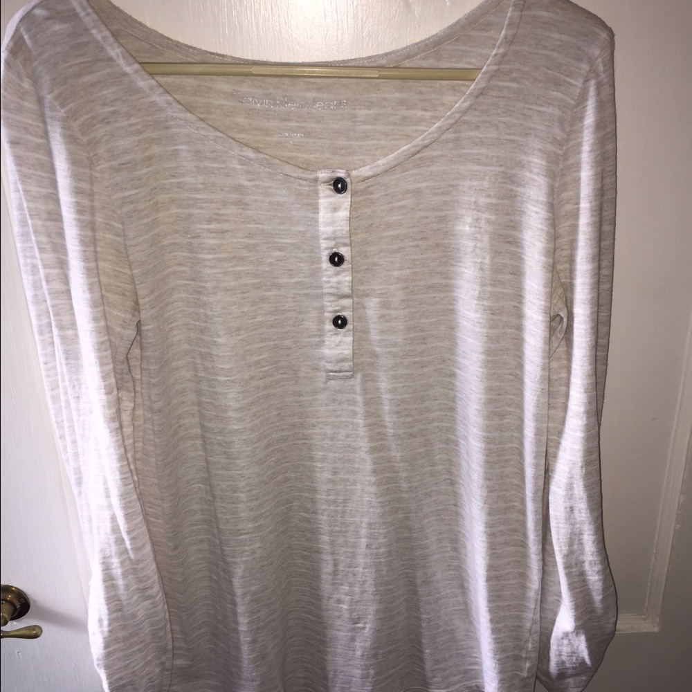 LS Calvin Klein tee