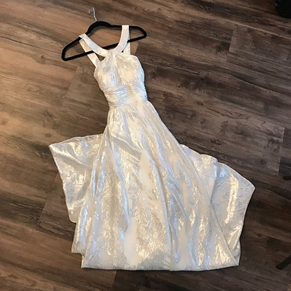 Beautiful Aidan Mattox Gown