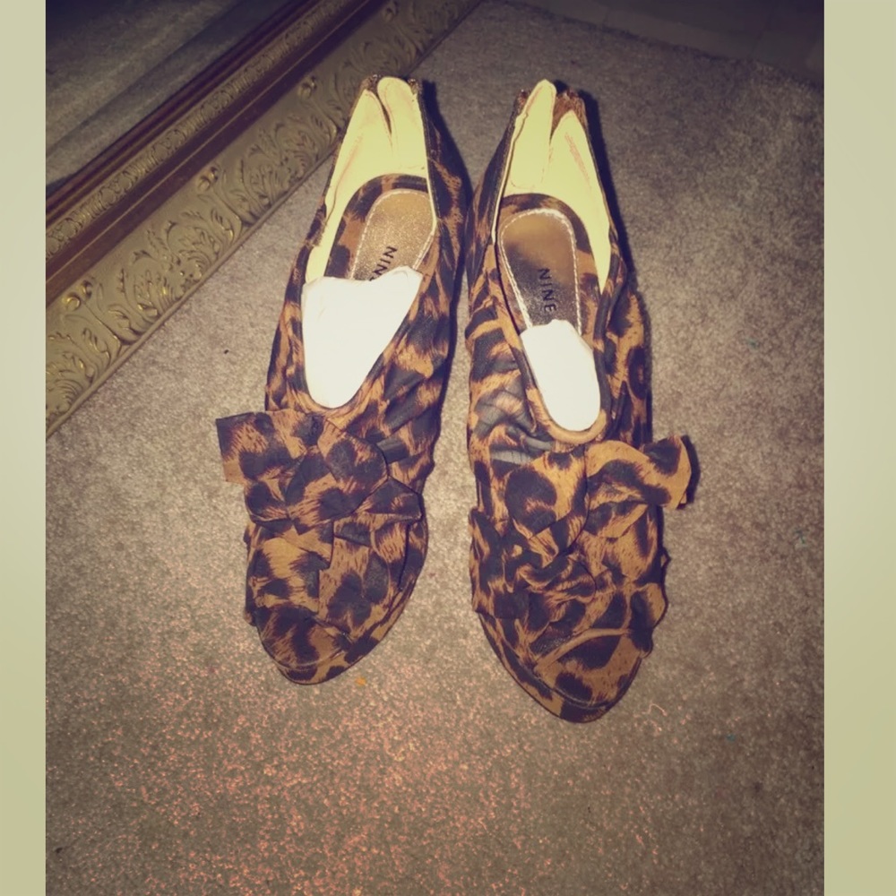 Nine West Animal Print platform shoes Size 5 NEW
