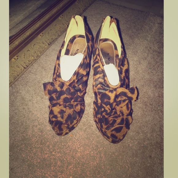 Nine West Animal Print platform shoes Size 5 NEW - Picture 1 of 4