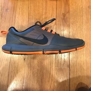 NIKE men's hardly worn golf shoes