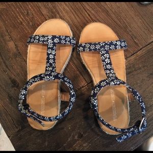 Canvas floral pattern Sandal