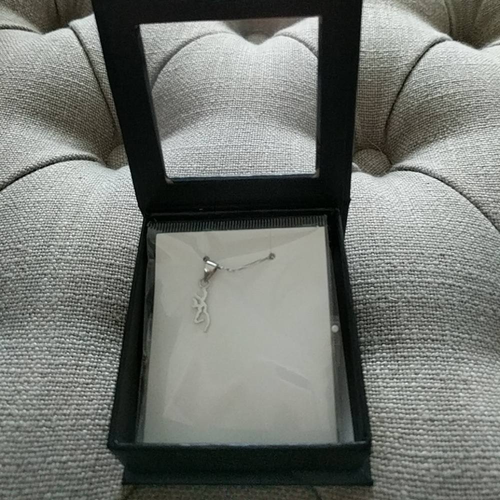 NWT Buck or Deer Browning Necklace