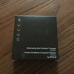 Brand new Becca highlighter!!!!! Color: Pearl