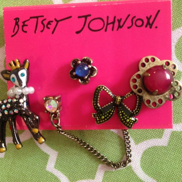 NWT Betsey Johnson Deer Mixed Stud Earring Set. - Picture 1 of 3