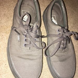 Grey low top vans never worn
