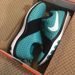 Nike Free Connect Women Sneakers 7.5