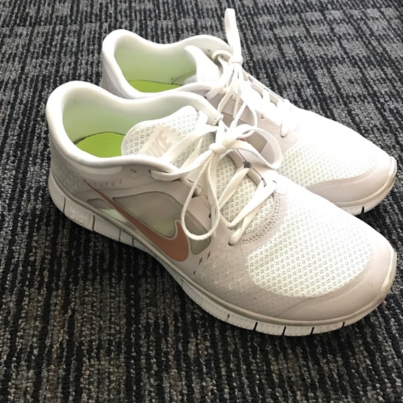 Nike Shoes - Nike Free Run 3