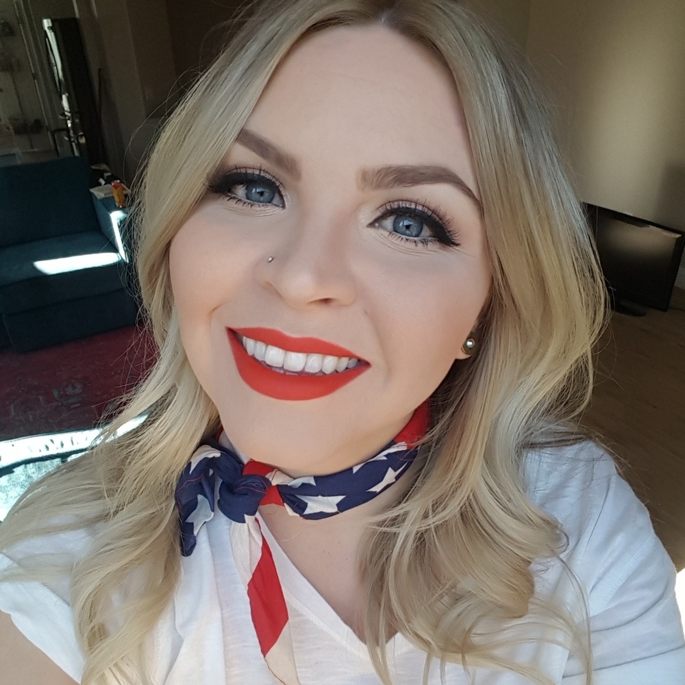 Meet your Posher, Danielle