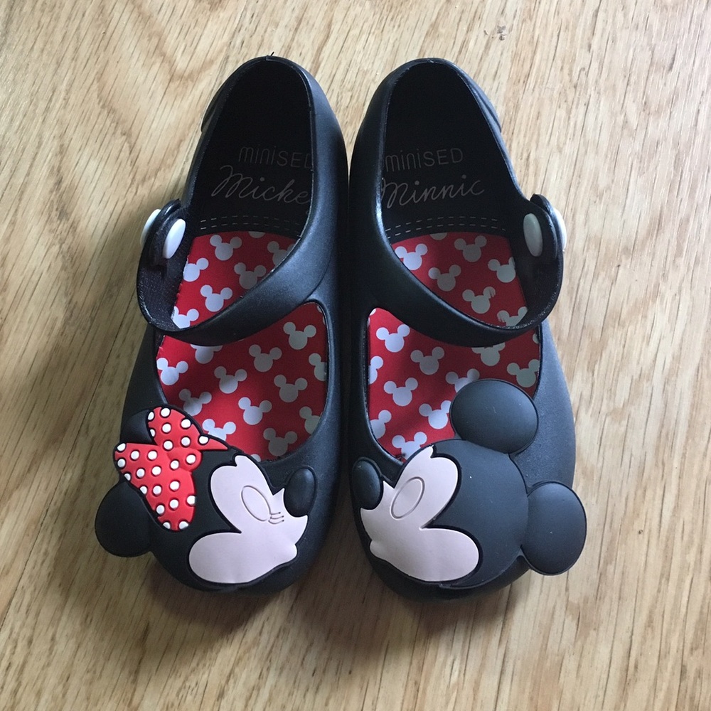 Mickey & Minnie Kissing Shoes