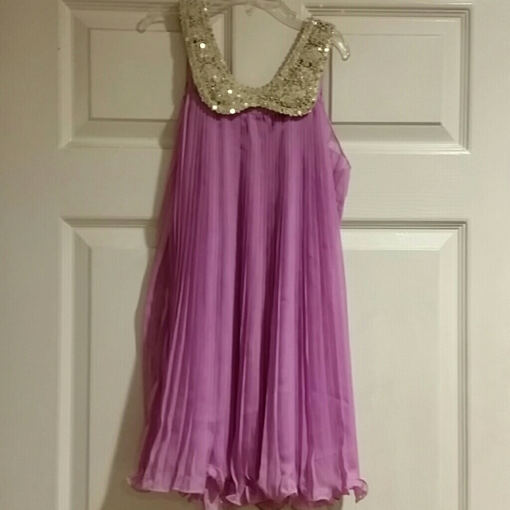 Purple pleated dress with collar
