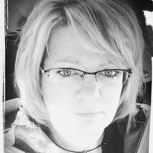 Meet your Posher, Denise