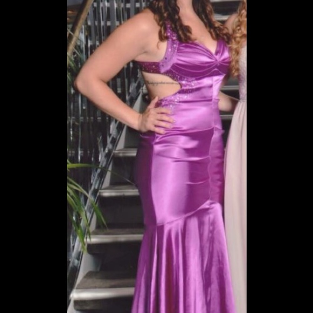 Purple formal gown - Picture 4 of 4