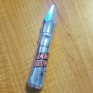 Benefit gimme brow in the shade 3