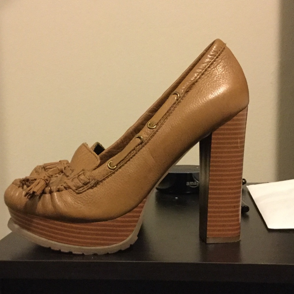 Platform high heels with tassels