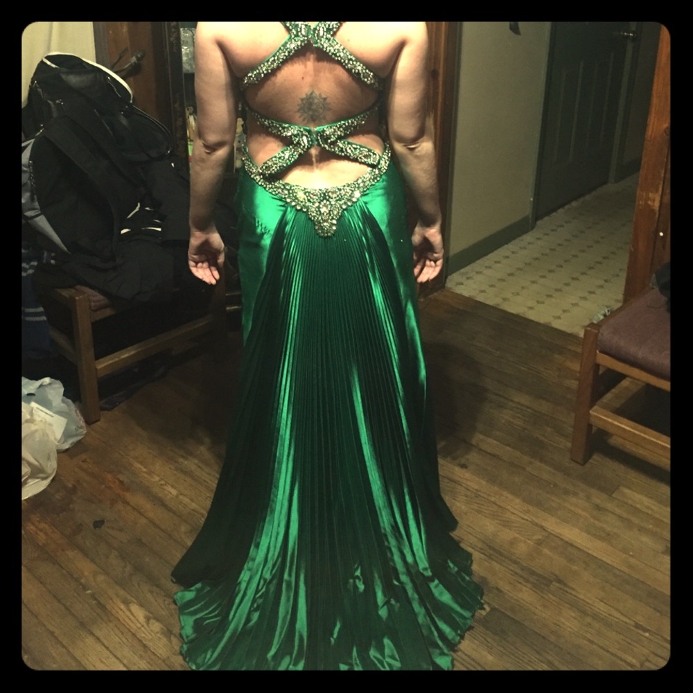 Emerald formal gown - Picture 2 of 2