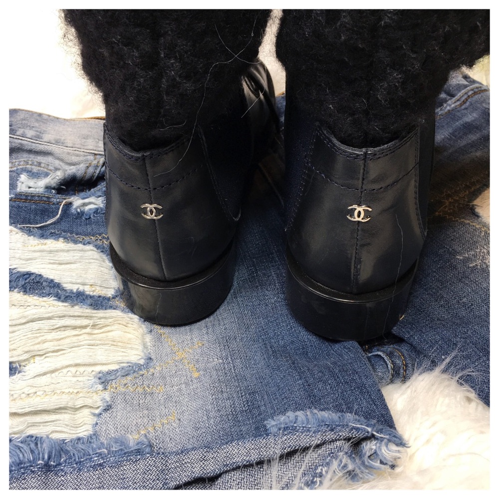 CHANEL TWEED & LEATHER BOOTS - Picture 3 of 7
