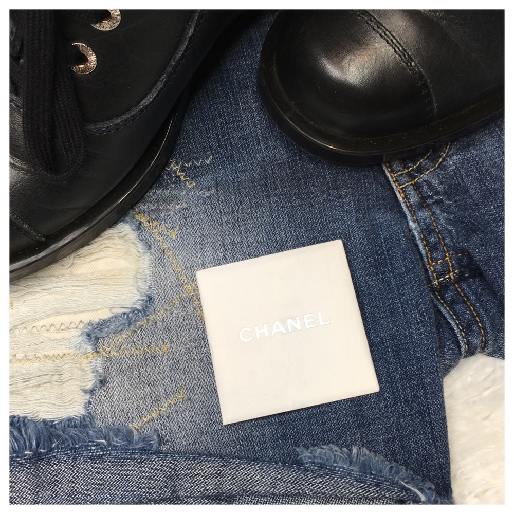 CHANEL TWEED & LEATHER BOOTS - Picture 5 of 7