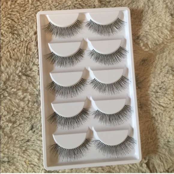 NEW "featherette" lashes - Picture 2 of 3