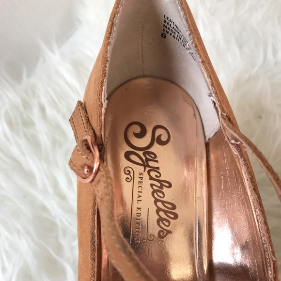 Seychelles Special Edition T-Strap Kitten Heels - Picture 2 of 3