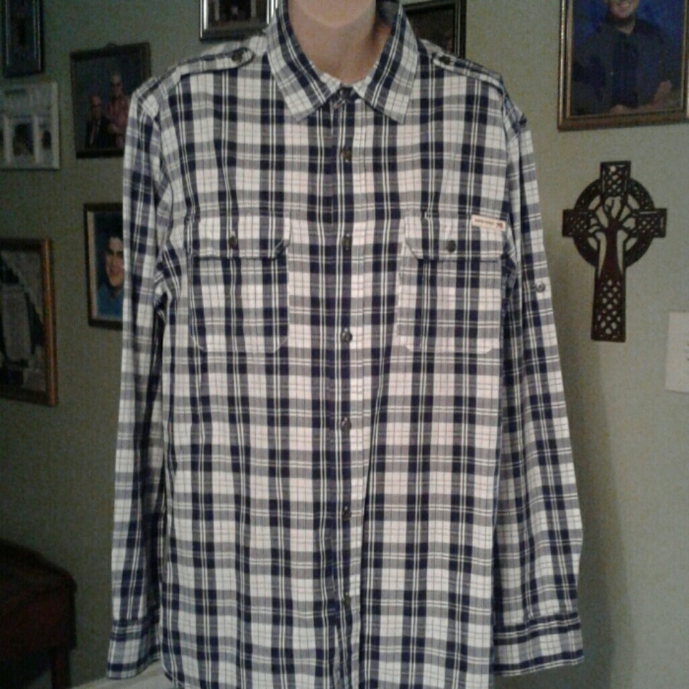 Dakota Grizzly shirt