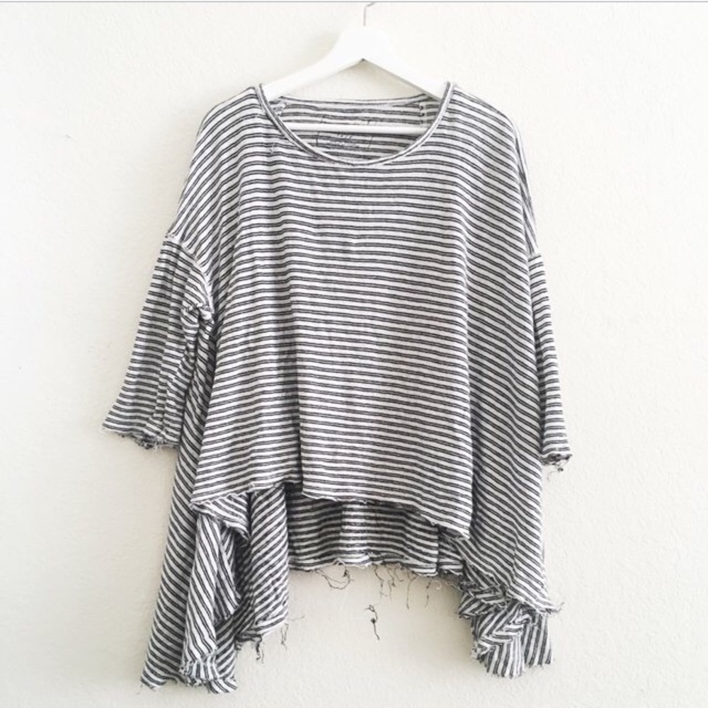Frayed hem black and white top