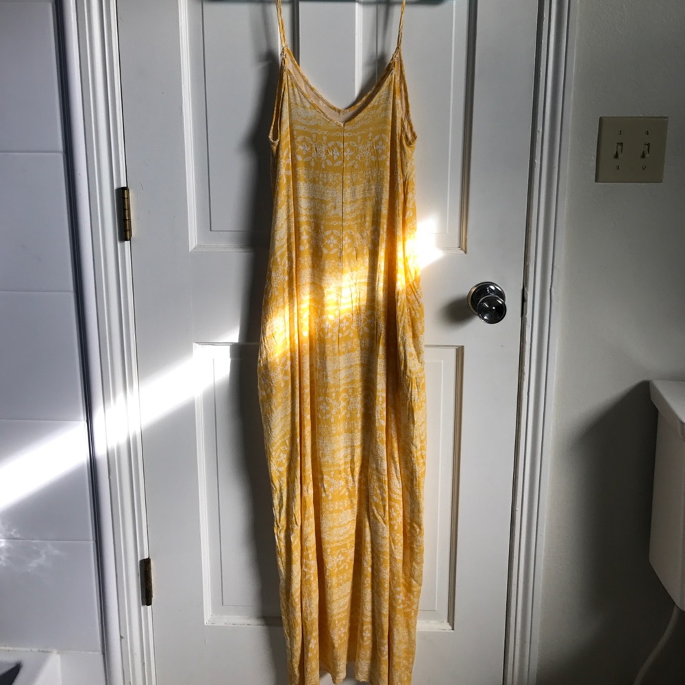 Long Yellow Maxi - Picture 4 of 4