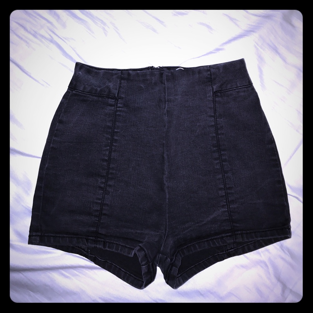 Urban Outfitters High waisted Short