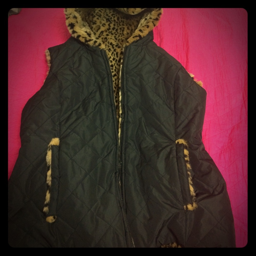 Reversible cheetah vest😍😍