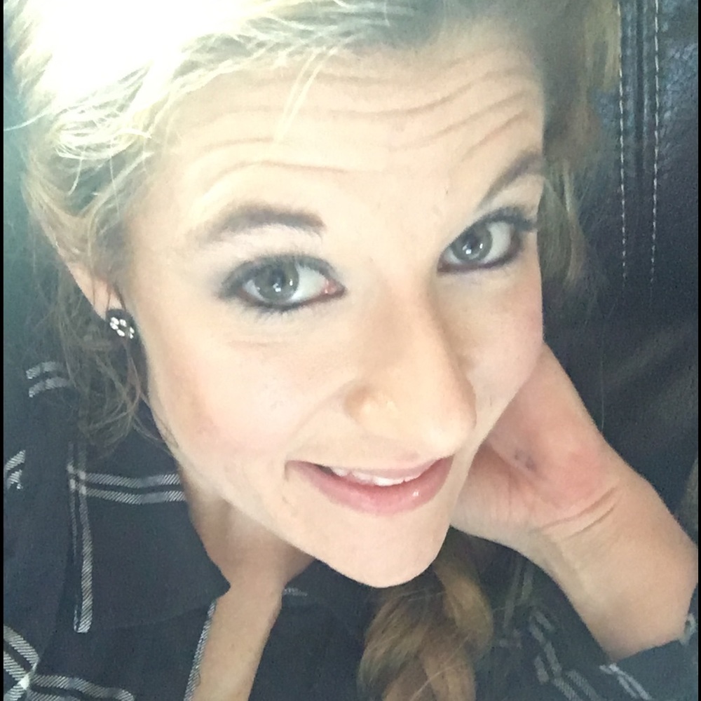 Meet your Posher, Andrea