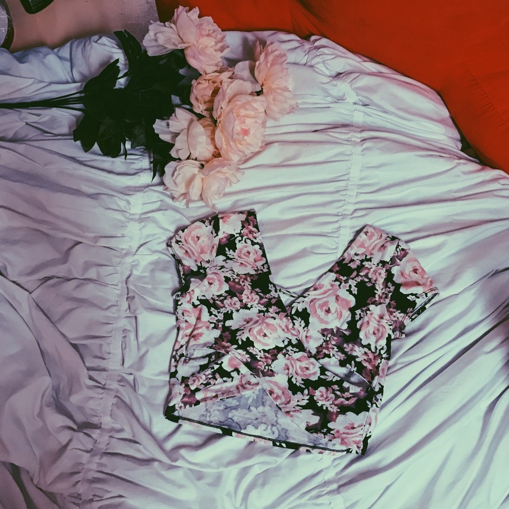 Floral criss cross crop top