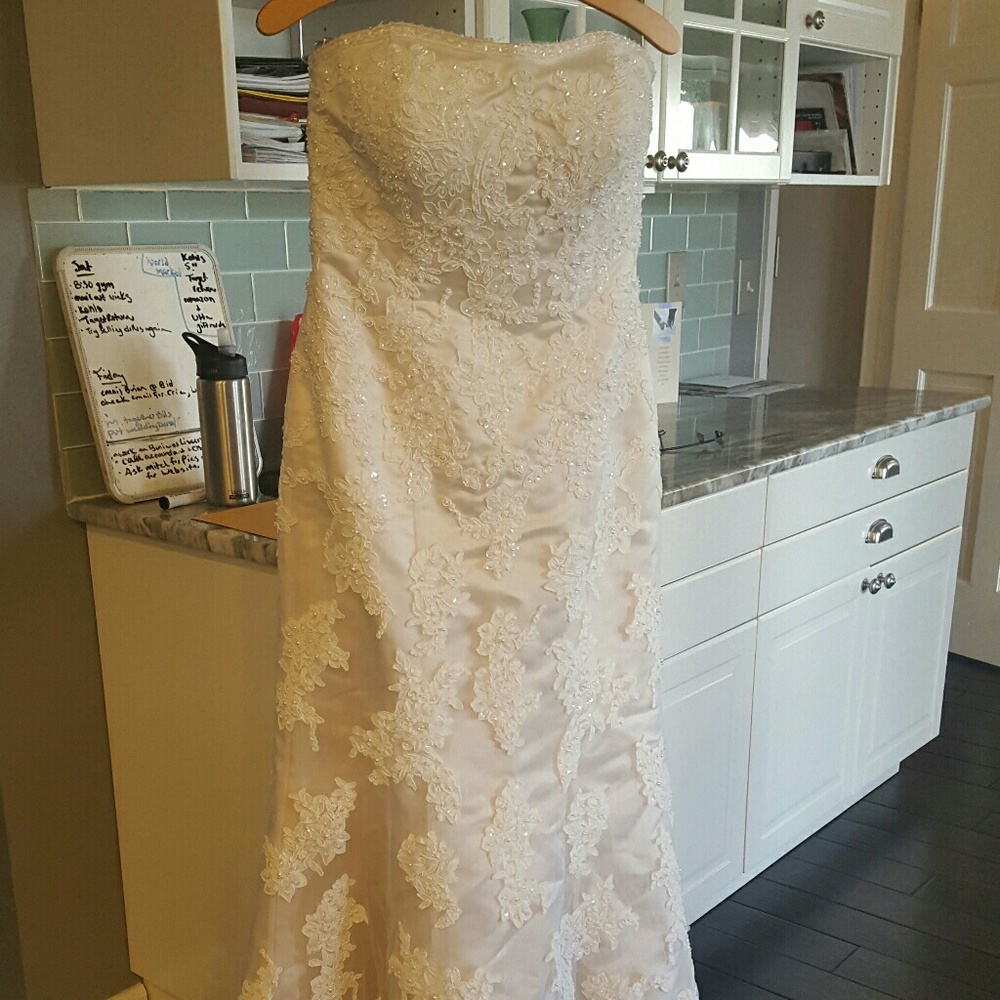 Wedding dress,