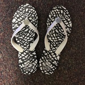 Vince Camuto Flip Flops