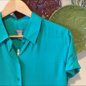 💥 HP 8/25💥Beautiful CHICO'S Rylie Top NWT