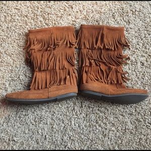 Women's Minnetonka 3 Layer Fringe Boots