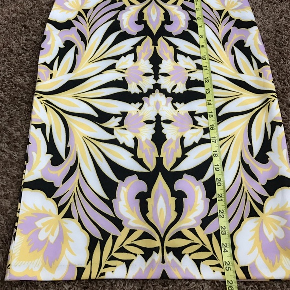 New York & Co stretch pencil skirt - Picture 4 of 5