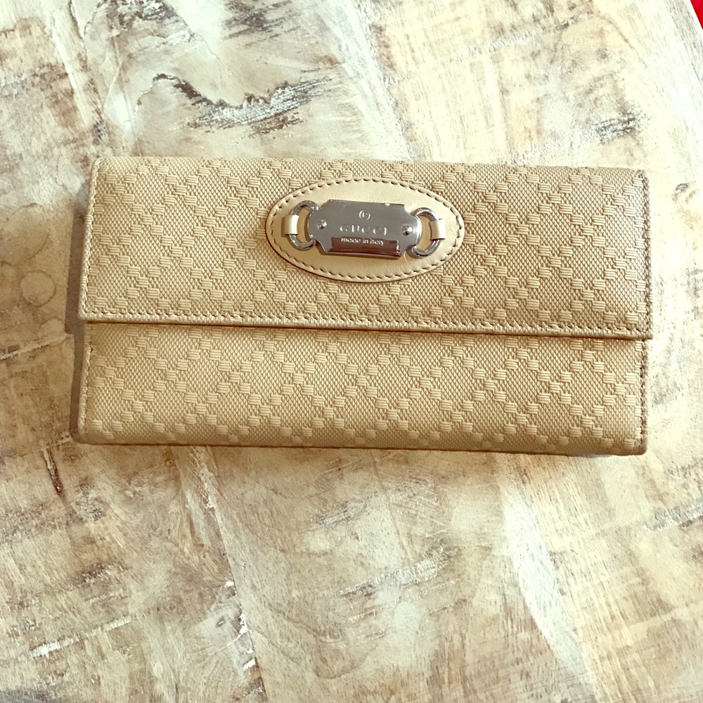Gucci Beige leather wallet