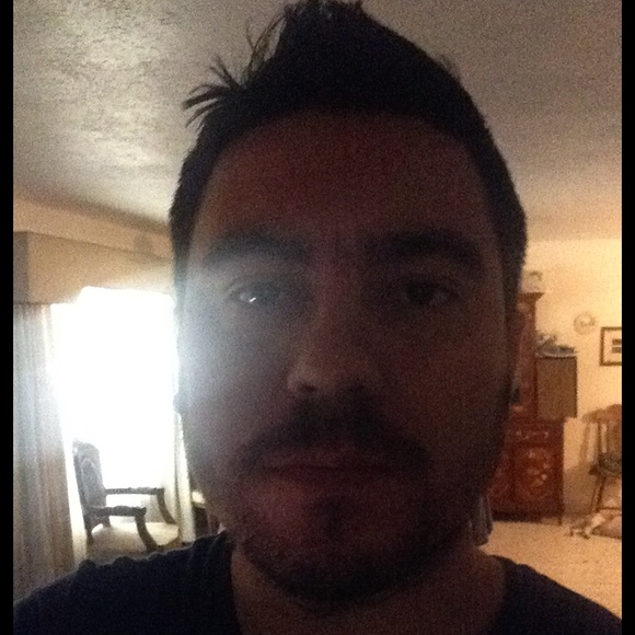 Meet your Posher, Javier - Picture 1 of 1