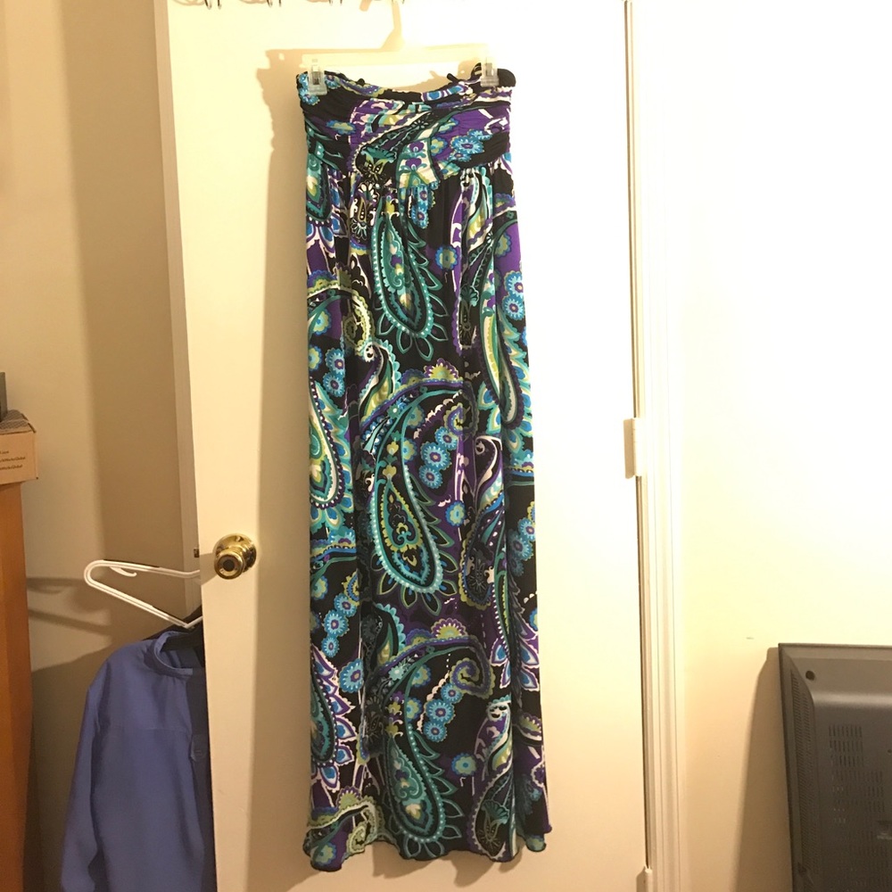 Beautiful paisley strapless maxi dress