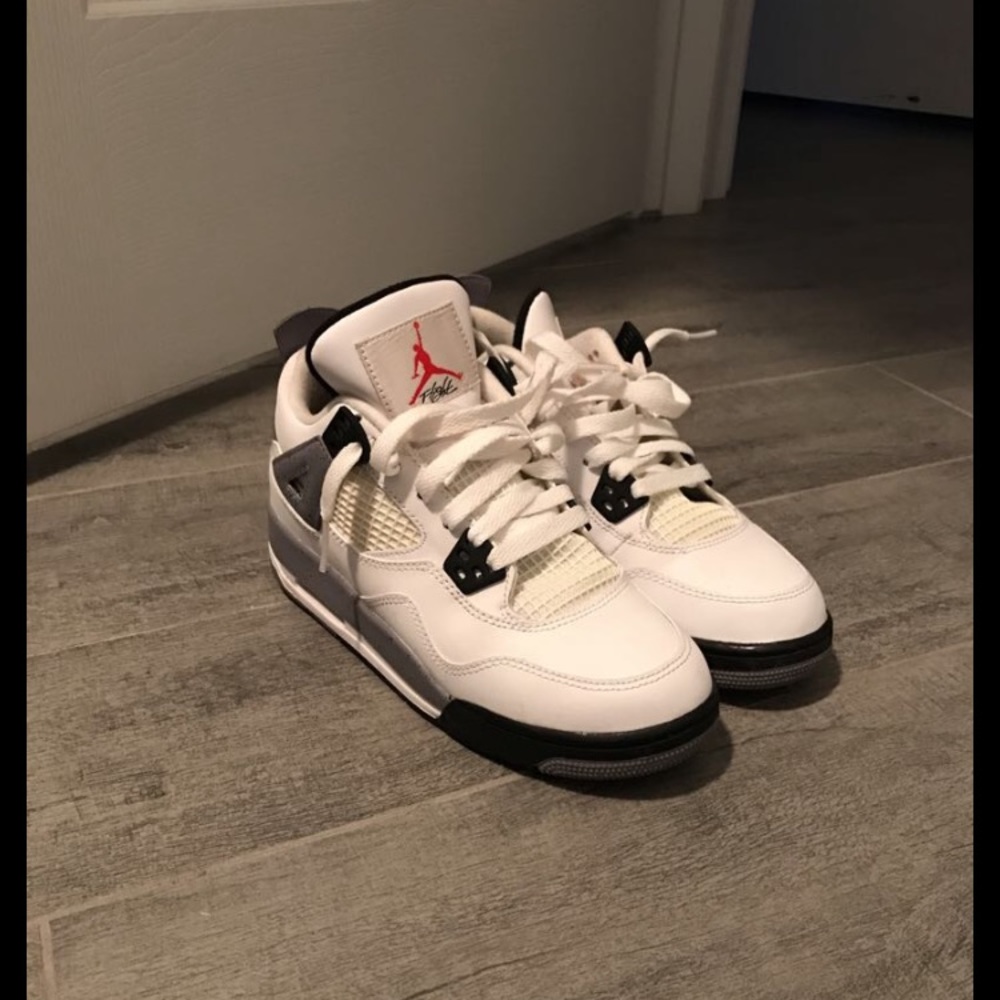 Air Jordan Retro 4