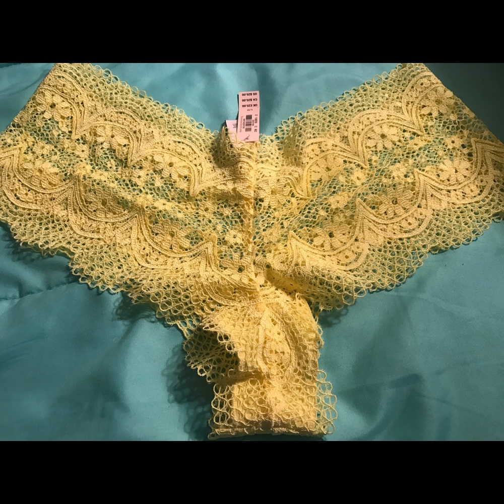 Victoria's Secret yellow laced boy shorts!