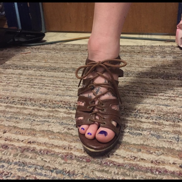 Heels - Picture 2 of 3