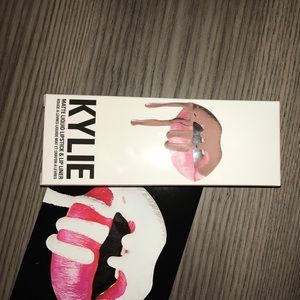 Kylie Lip Kit in Maliboo