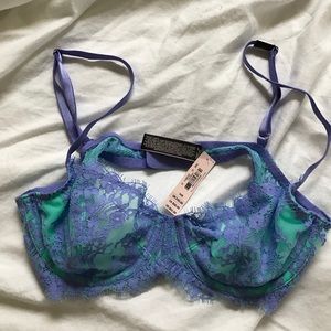 PRICE DROP Victoria's Secret very sexy unlined bra