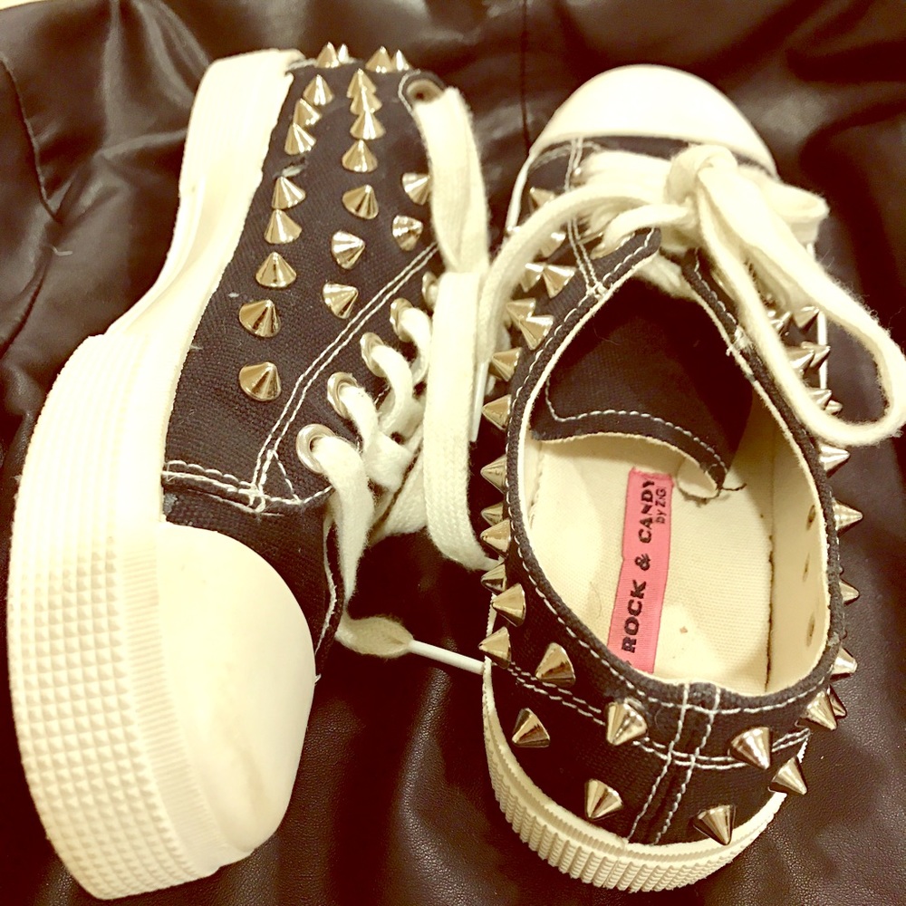 ❌CLOSET CLEANING- MAKE OFFER ❌Studded Sneakers