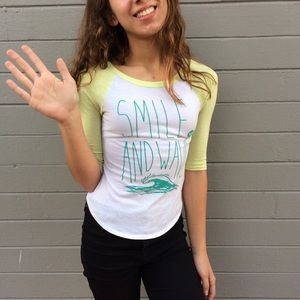 FLASH Smile & Wave kids tee