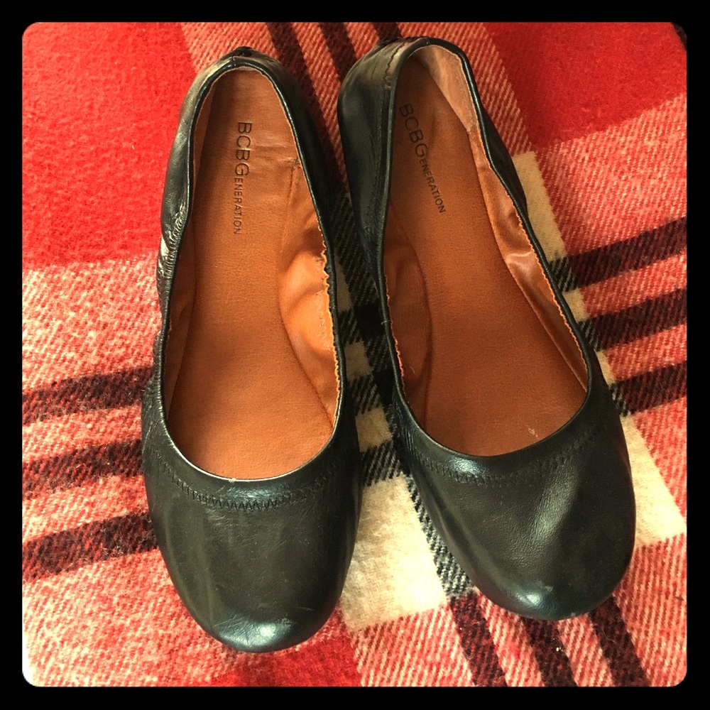 Black BCBG leather ballet flats