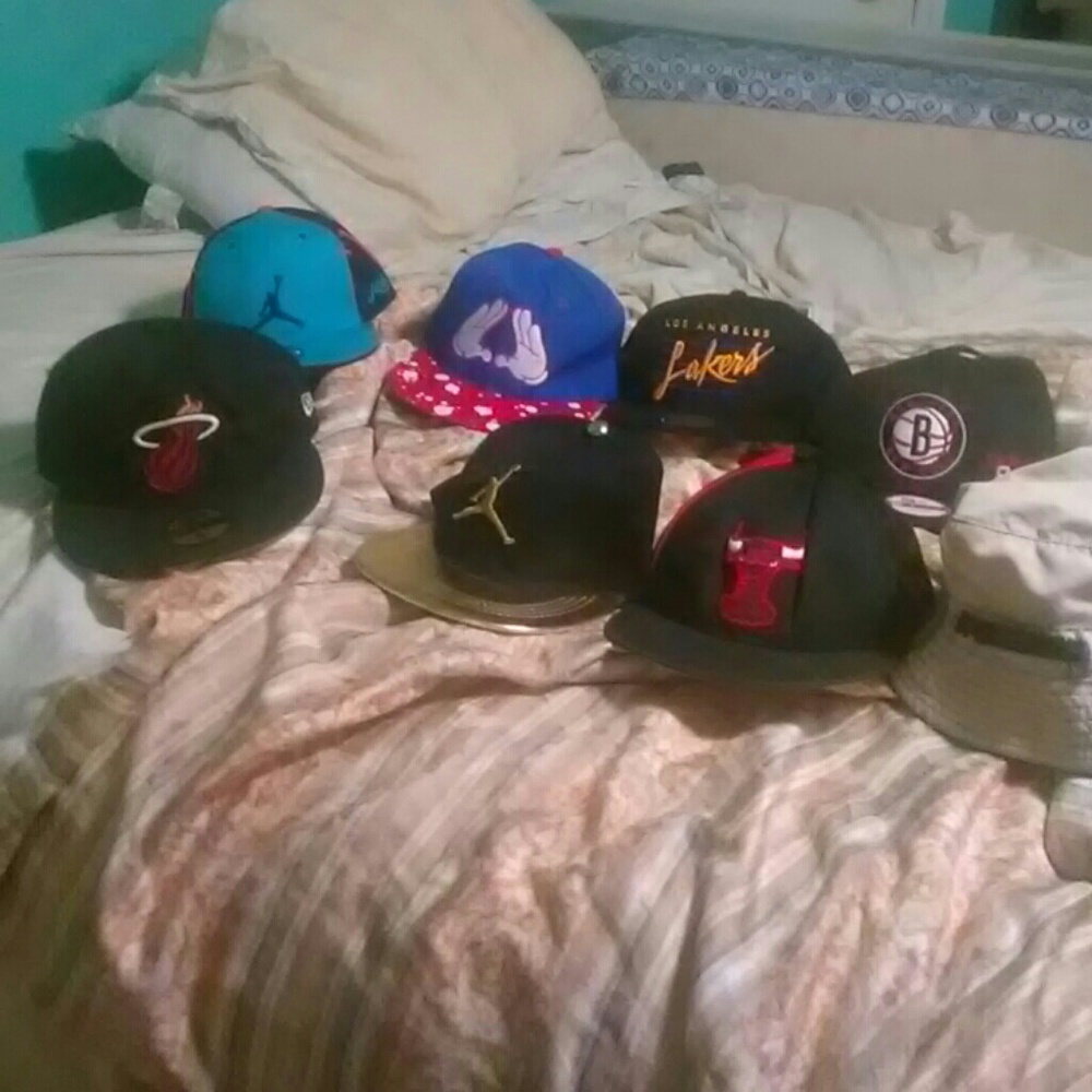 Hats not sellin em by one min is 4